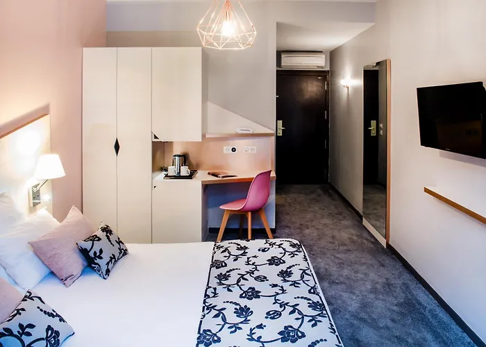 Отель Sainte-rose 3*